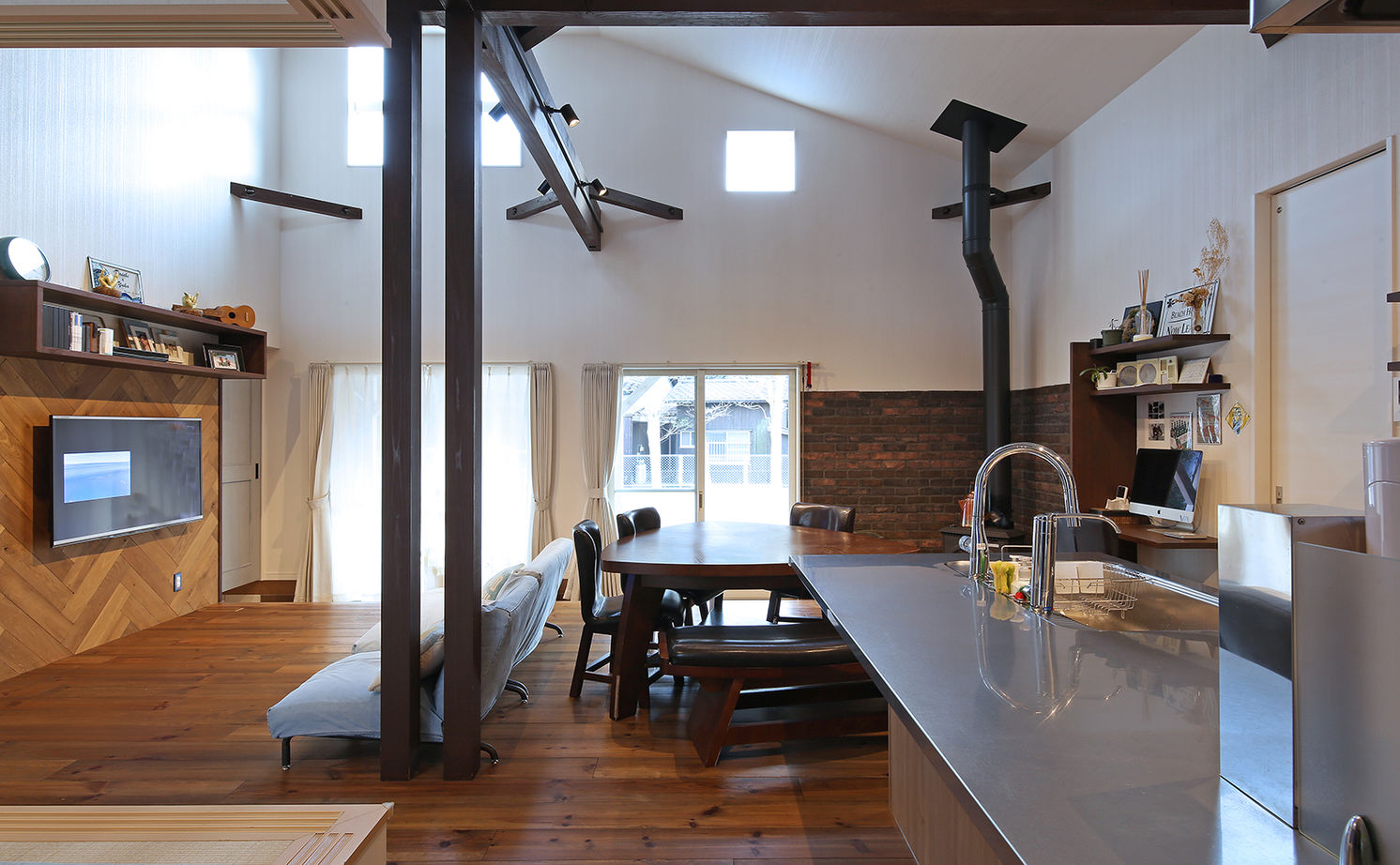 悠悠ホーム 【2500万円～2999万円で建てた家】爽やかな風が吹き抜ける平屋サーファーズハウス。外断熱工法で広い空間の建築実例画像3