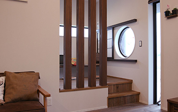 悠悠ホーム 【2000万円～2500万円で建てた家】日本家屋を参考に自分達らしい「和モダン」 来客に重宝する土間のある家の建築実例画像5