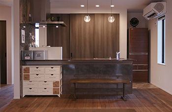 悠悠ホーム 【2000万円～2500万円で建てた家】日本家屋を参考に自分達らしい「和モダン」 来客に重宝する土間のある家の建築実例画像6