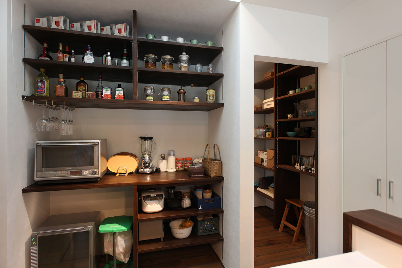 悠悠ホーム 【2000万円～2500万円で建てた家】ジャズと珈琲が似合うレトロな平屋。夫婦で語らい、わんこと共に暮らす家の建築実例画像4