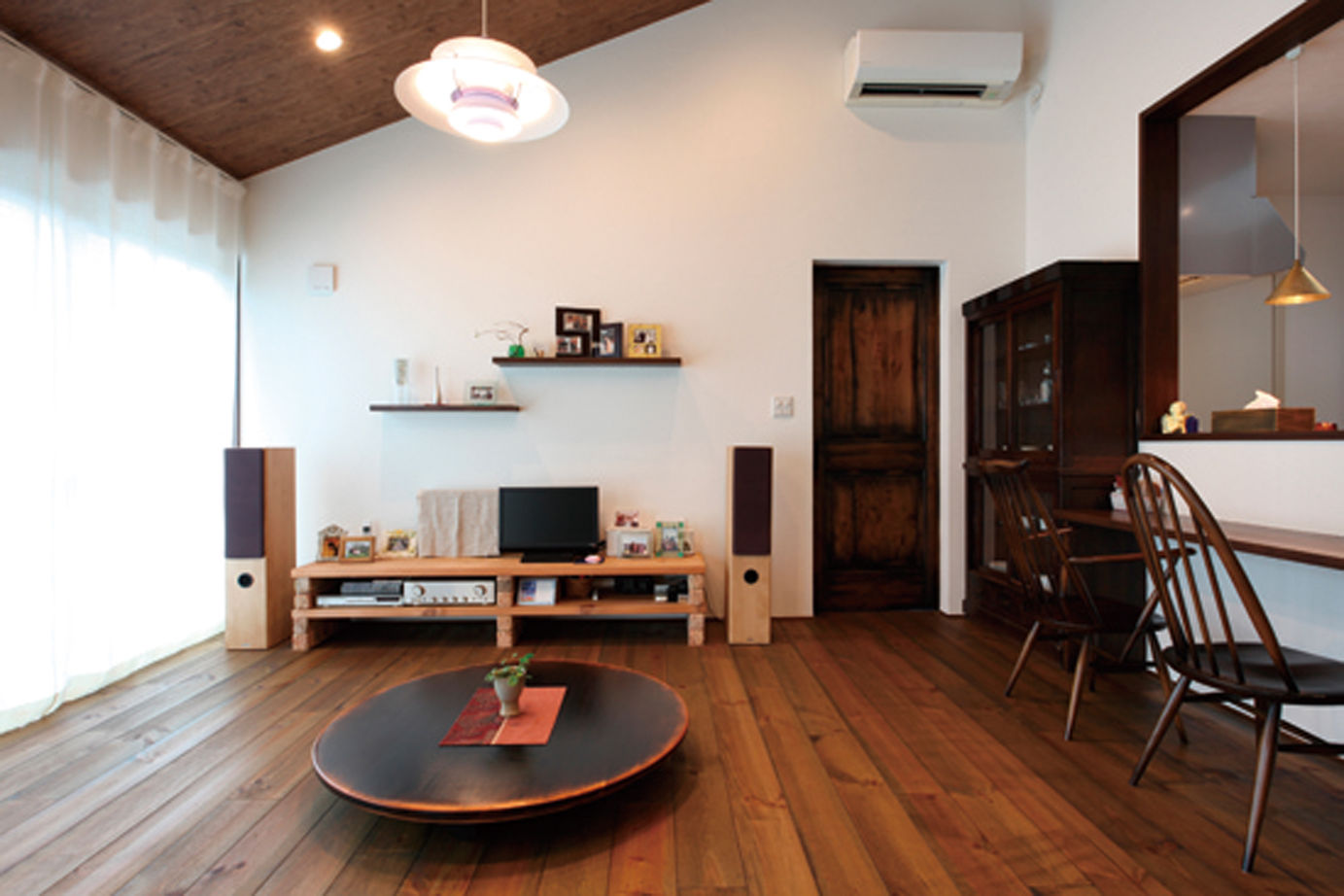 悠悠ホーム 【2000万円～2500万円で建てた家】ジャズと珈琲が似合うレトロな平屋。夫婦で語らい、わんこと共に暮らす家の建築実例画像5