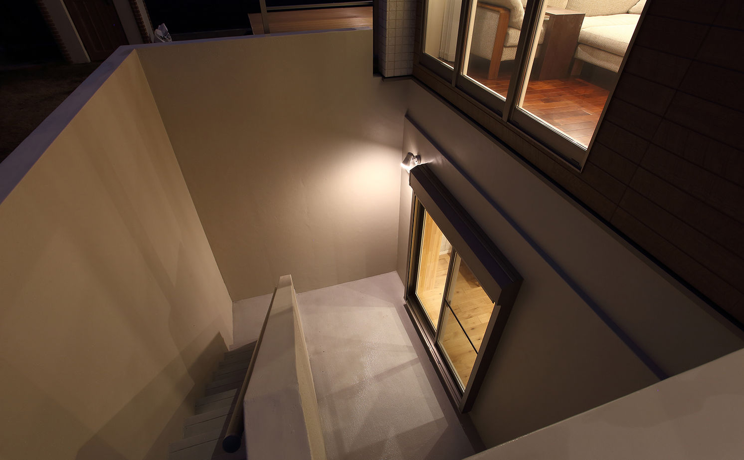 悠悠ホーム 【2500万円～2999万円で建てた家】外からも室内からも繋がる家族専用の特別空間、「地下室」のある暮らしの建築実例画像4