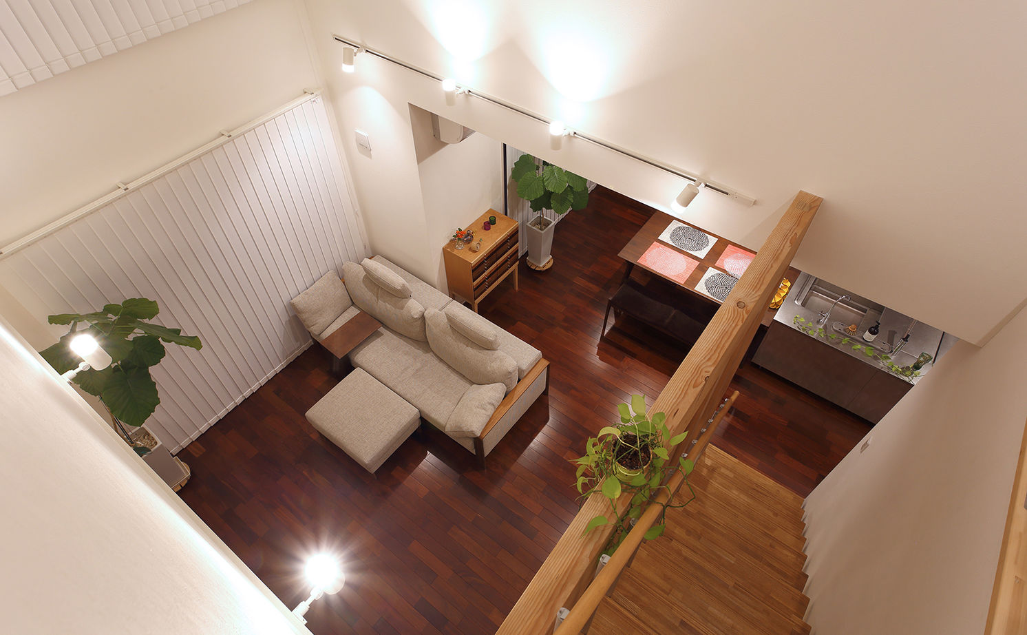 悠悠ホーム 【2500万円～2999万円で建てた家】外からも室内からも繋がる家族専用の特別空間、「地下室」のある暮らしの建築実例画像6