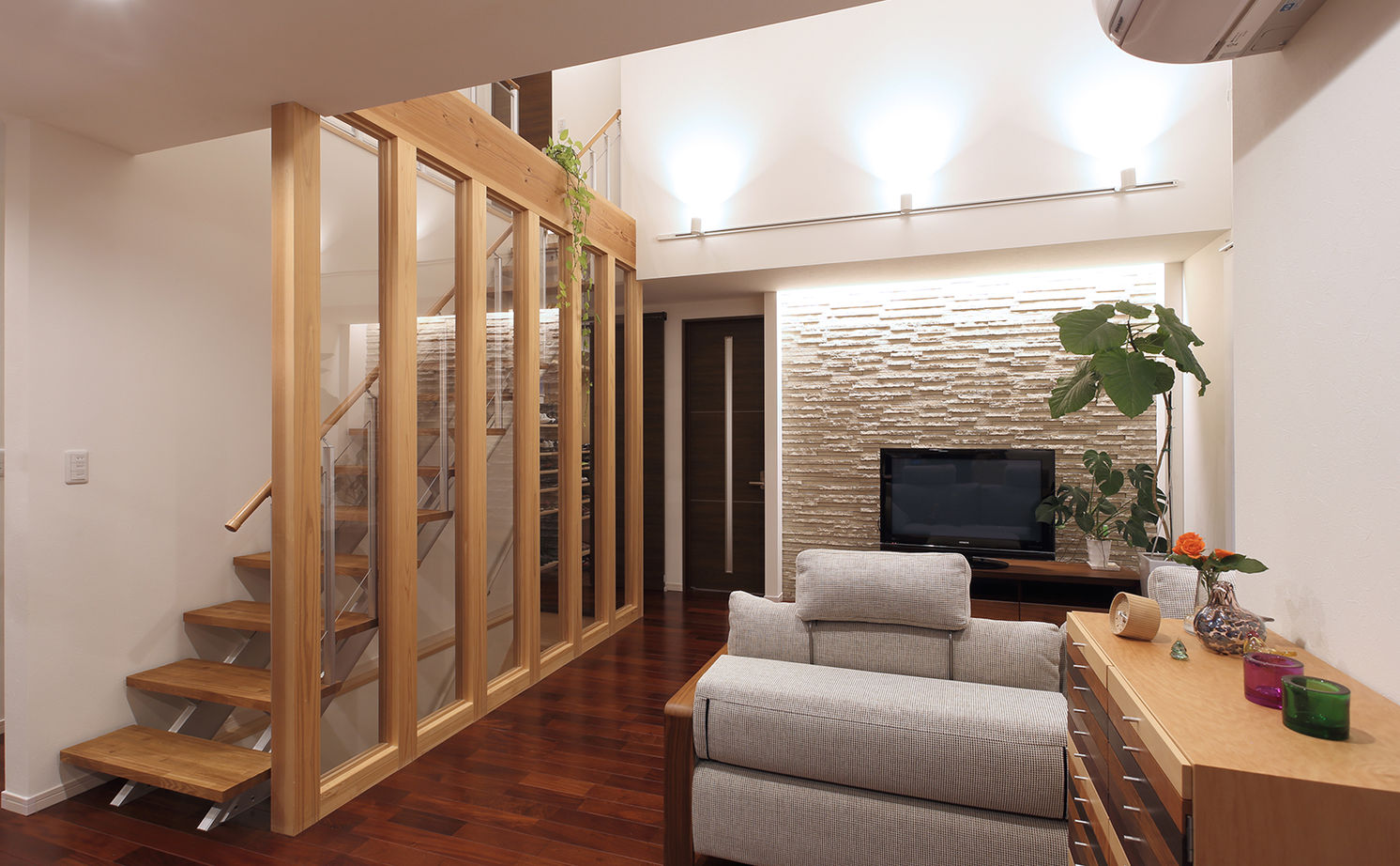 悠悠ホーム 【2500万円～2999万円で建てた家】外からも室内からも繋がる家族専用の特別空間、「地下室」のある暮らしの建築実例画像7