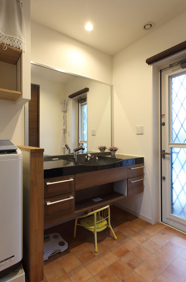 悠悠ホーム 【2500万円～2999万円で建てた家】外からも室内からも繋がる家族専用の特別空間、「地下室」のある暮らしの建築実例画像10