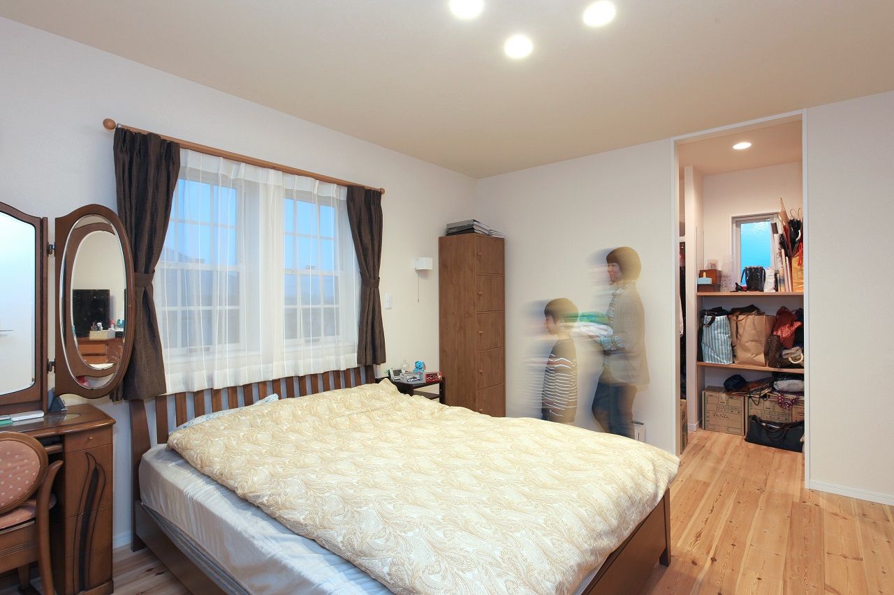 悠悠ホーム 【1500万円～1999万円で建てた家】輸入住宅のデザインを起点に施主の個性でまとめた住まいの建築実例画像3