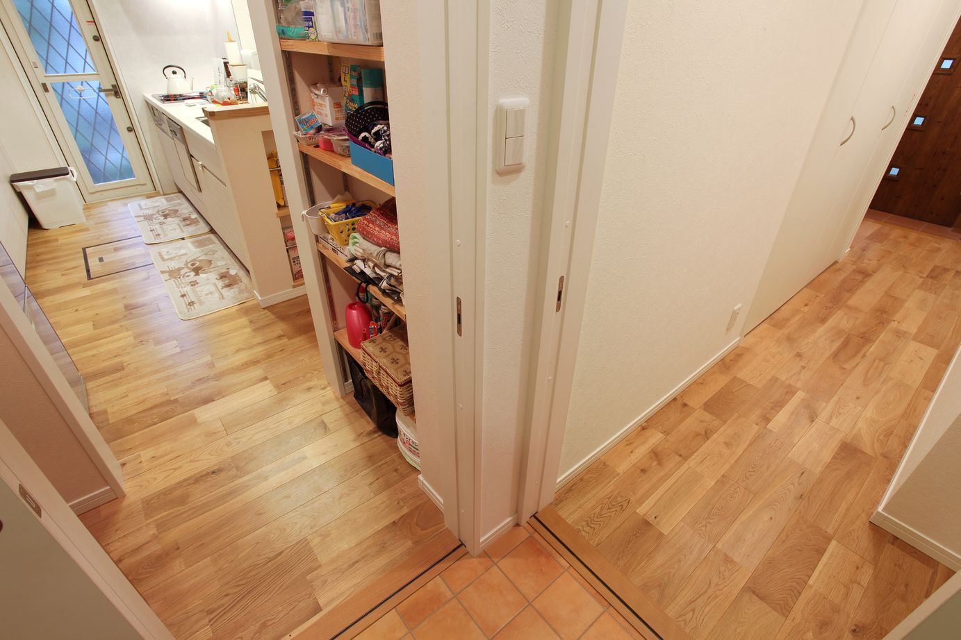 悠悠ホーム 【1500万円～1999万円で建てた家】輸入住宅のデザインを起点に施主の個性でまとめた住まいの建築実例画像6