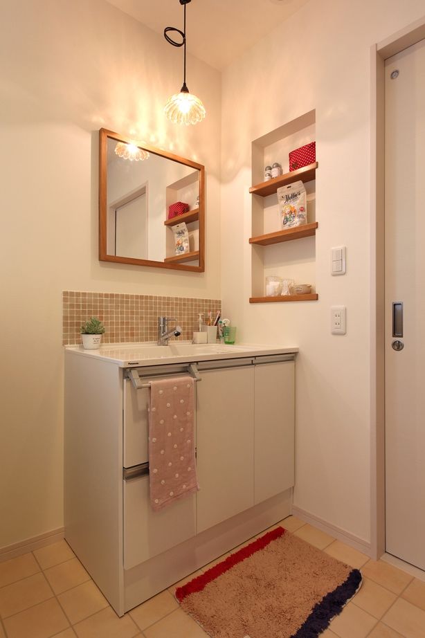 悠悠ホーム 【2000万円～2499万円で建てた家】無垢の床が心地よい住まい造作棚に施主の感性が光るの建築実例画像2