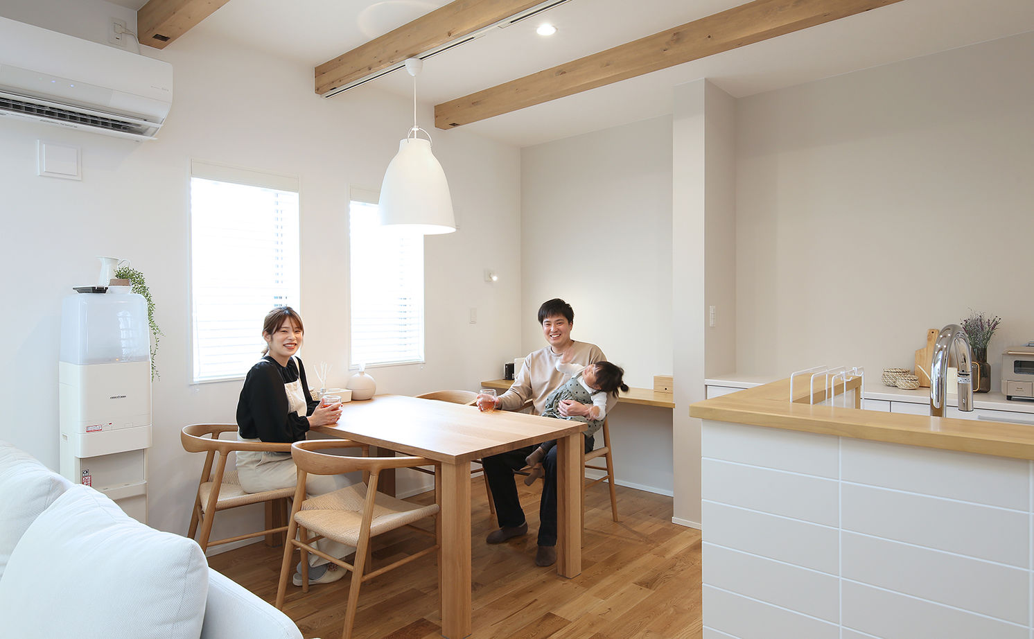 悠悠ホーム 【2600万円で建てた家／35坪／間取り図有】家事ラク動線+たっぷりの収納が嬉しい、ナチュラルテイストの家の建築実例画像8