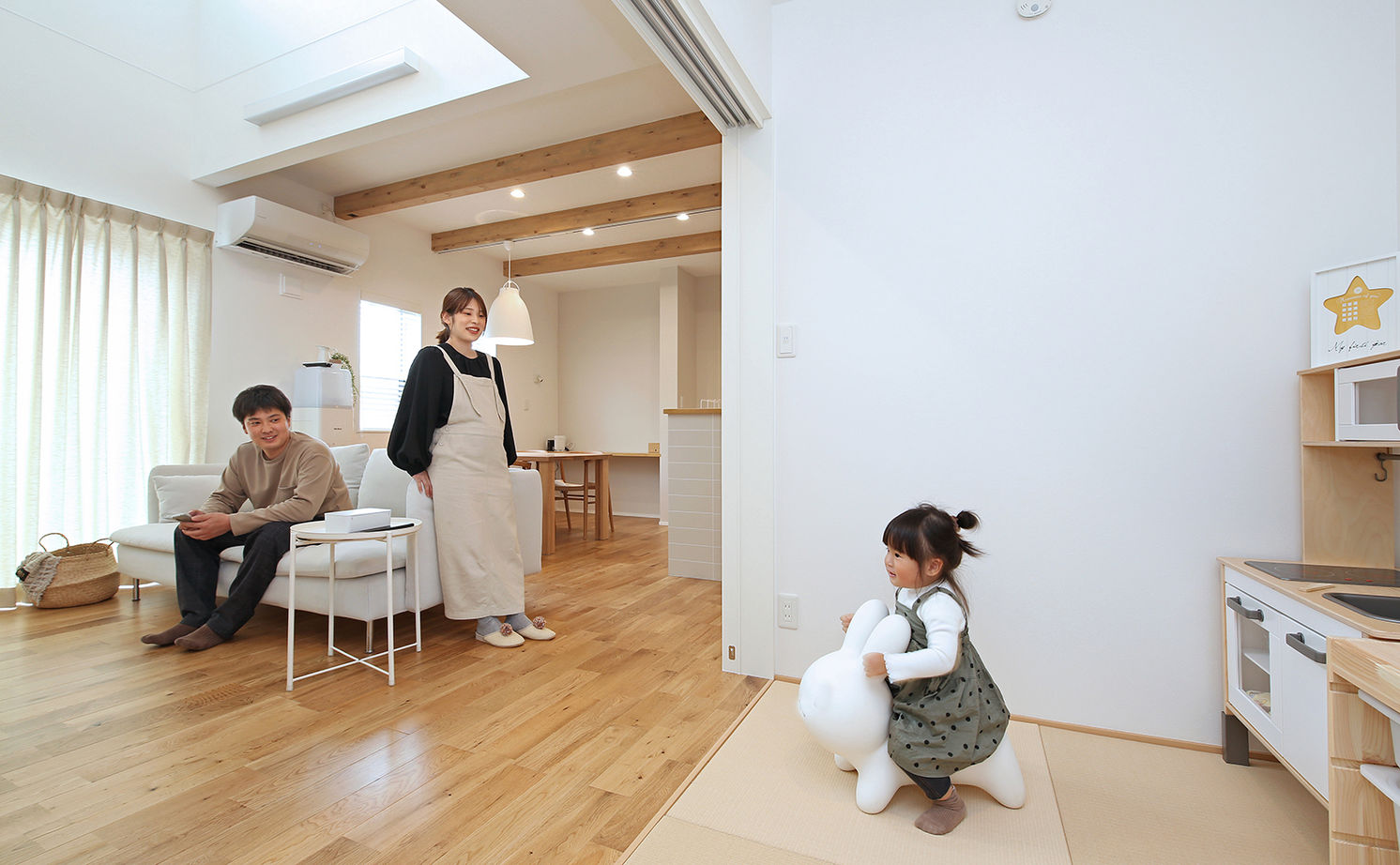 悠悠ホーム 【2600万円で建てた家／35坪／間取り図有】家事ラク動線+たっぷりの収納が嬉しい、ナチュラルテイストの家の建築実例画像11