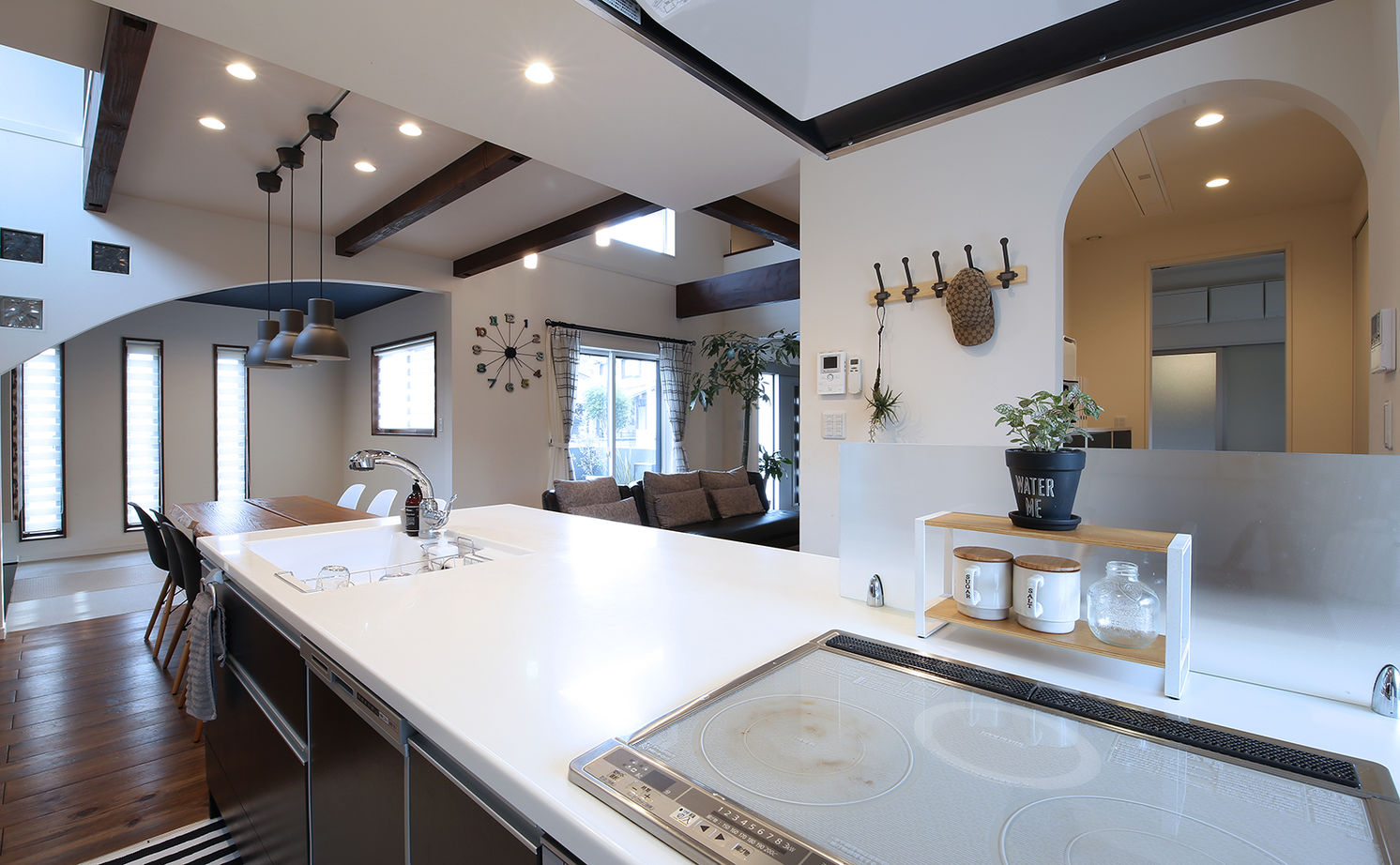 悠悠ホーム 【2700万円×36坪】家族6人が暮らせる家を予算内で。吹抜の大空間も「夏涼しく、冬暖かい」外断熱工法の家の建築実例画像6