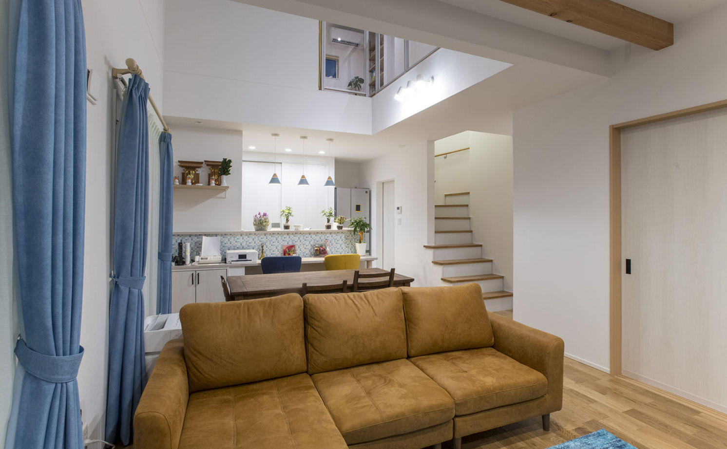 悠悠ホーム 【3,420万円×46坪】家族5人が健康に暮らす、ロフト付きブラック外壁の家の建築実例画像2