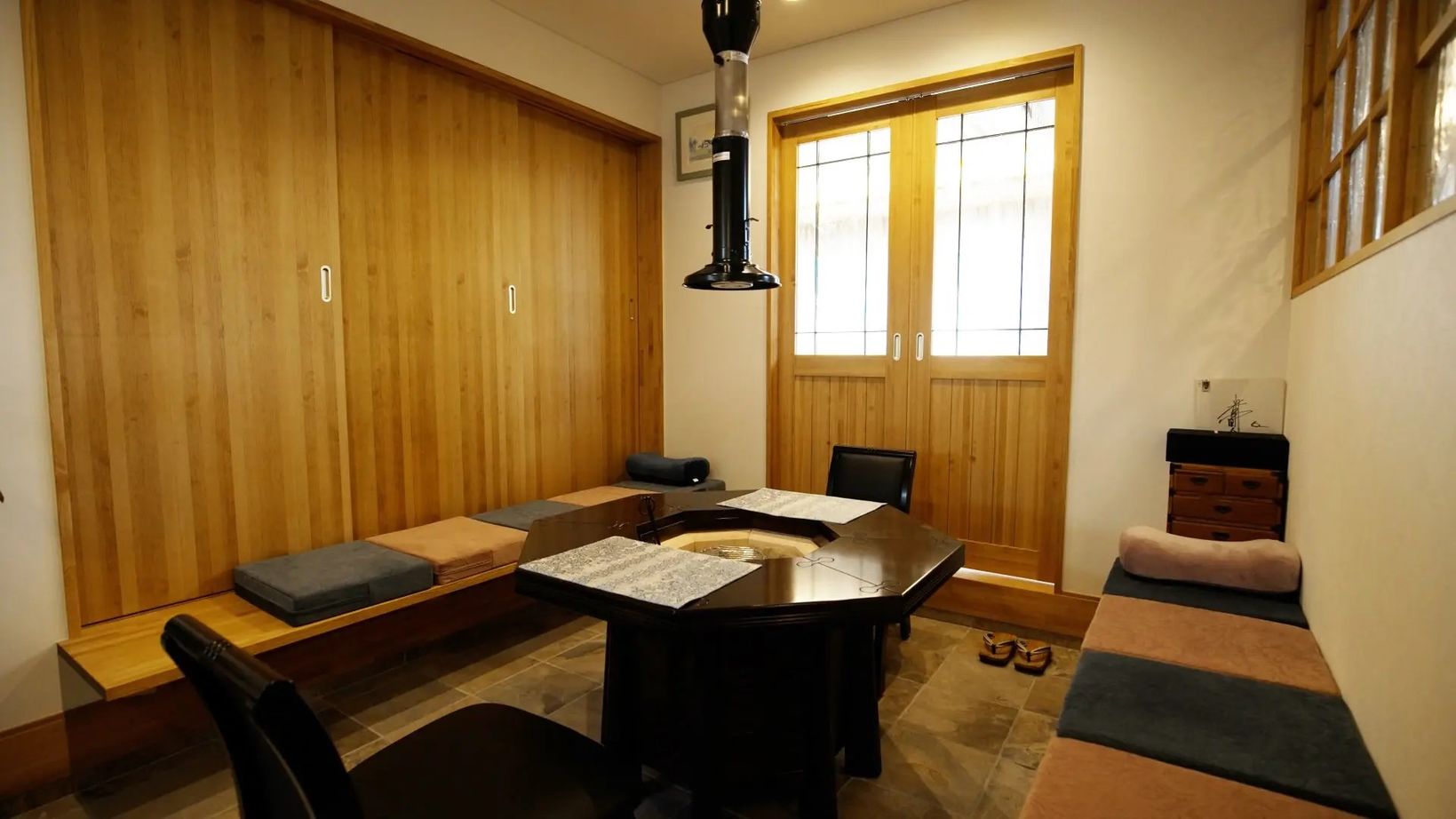 悠悠ホーム 【平屋/インナーガレージ/囲炉裏】土間のある快適な暮らしを実現した完全自由設計の平屋の建築実例画像3