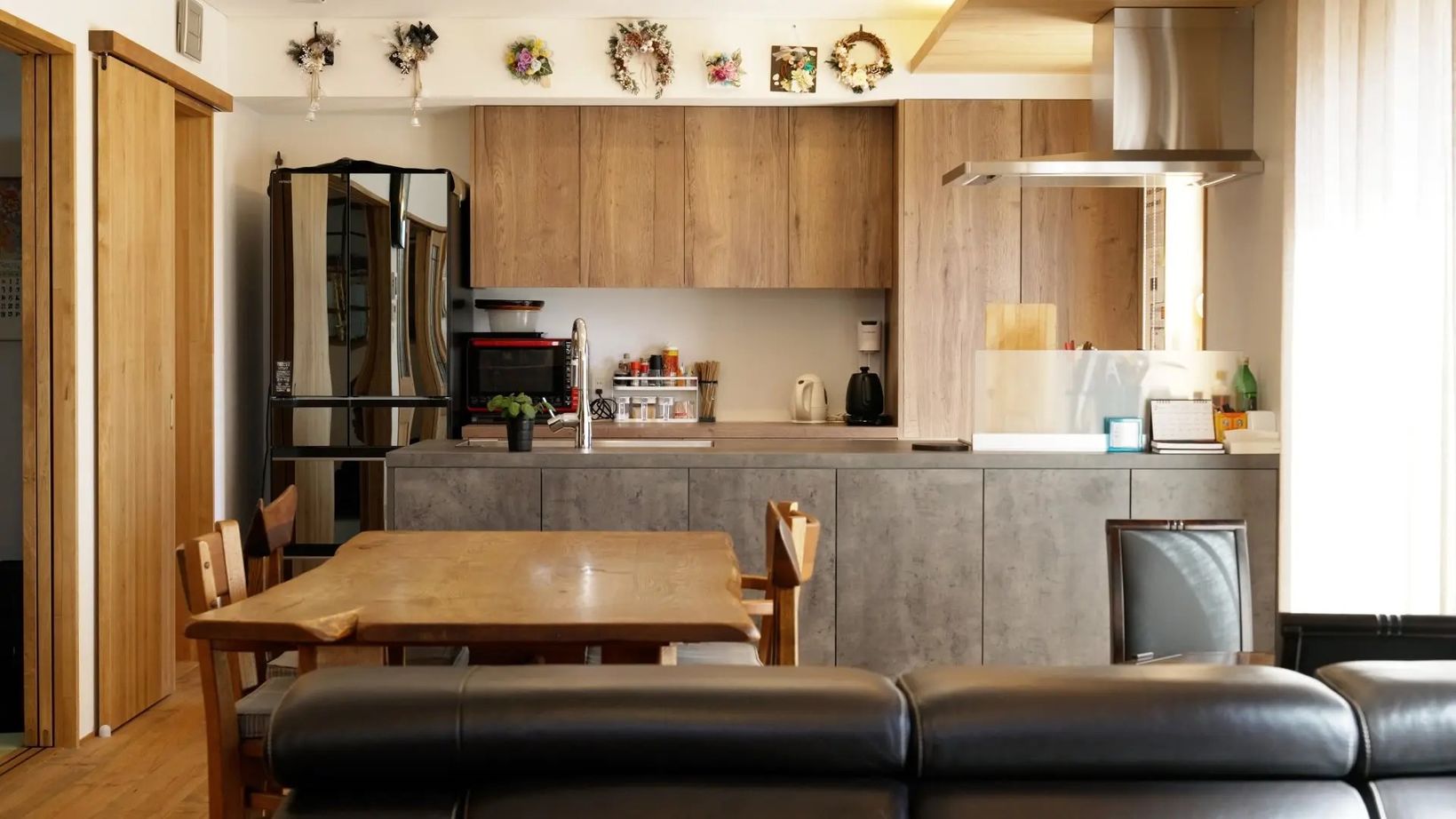 悠悠ホーム 【平屋/インナーガレージ/囲炉裏】土間のある快適な暮らしを実現した完全自由設計の平屋の建築実例画像5