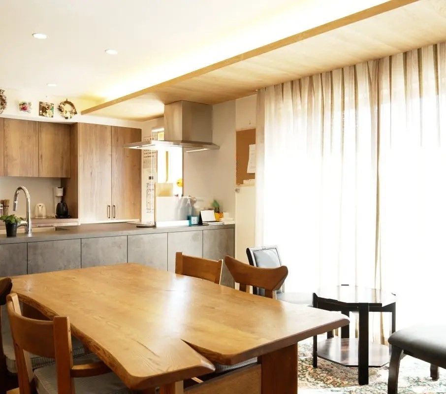 悠悠ホーム 【平屋/インナーガレージ/囲炉裏】土間のある快適な暮らしを実現した完全自由設計の平屋の建築実例画像6