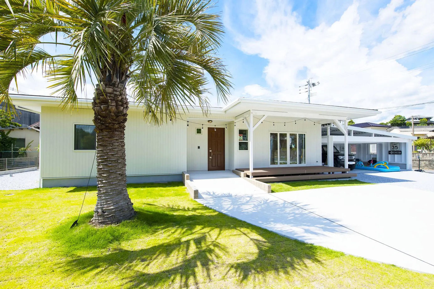 悠悠ホーム 【平屋/ガレージハウス/外断熱】デザインも機能性も大満足！憧れをカタチにした自分だけのハワイアンハウスの建築実例画像1