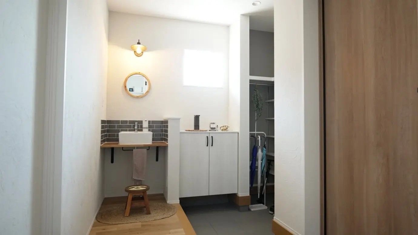 悠悠ホーム 【平屋/勾配天井/中2階/外断熱】「家づくり勉強会」で学んで建てた！3層構造のシン・ヒラヤStyleの建築実例画像5