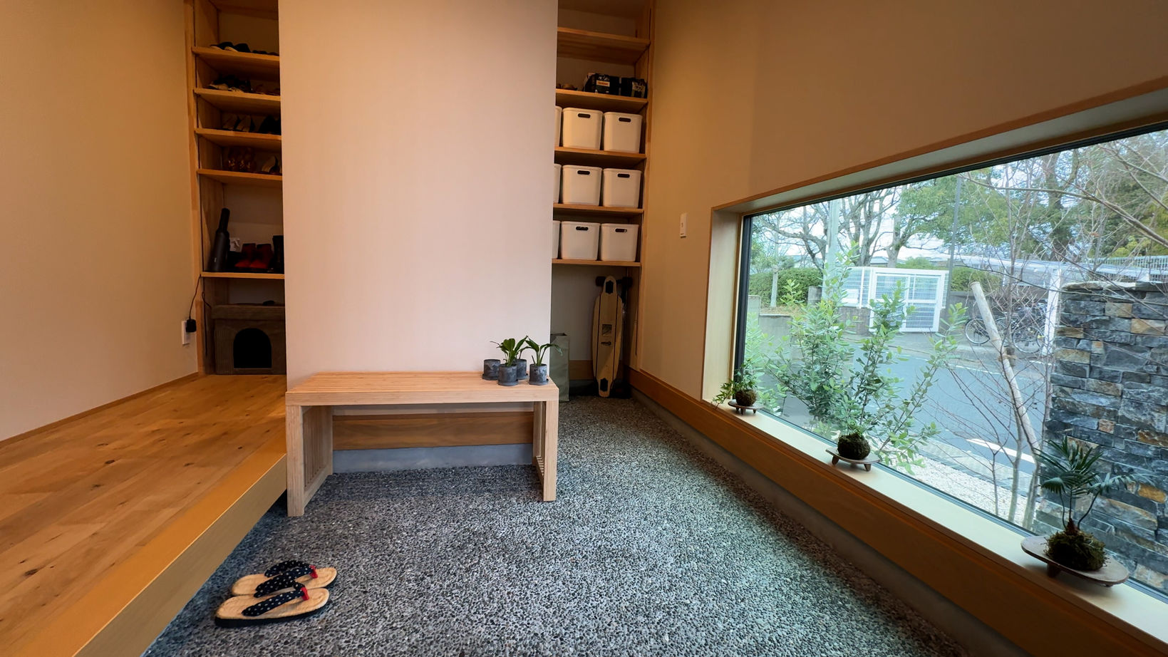 悠悠ホーム 掘り下げキッチンと造作カウンターはまるで料亭の雰囲気　和の趣をふんだんに取り入れたモダン平屋の建築実例画像4