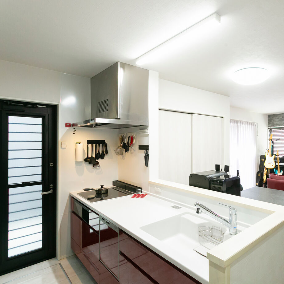 悠悠ホーム 【2300万円台で建てた家／約30坪／間取り図有】ギターに愛車にコレクション、「趣味」を存分に謳歌する日々の建築実例画像4