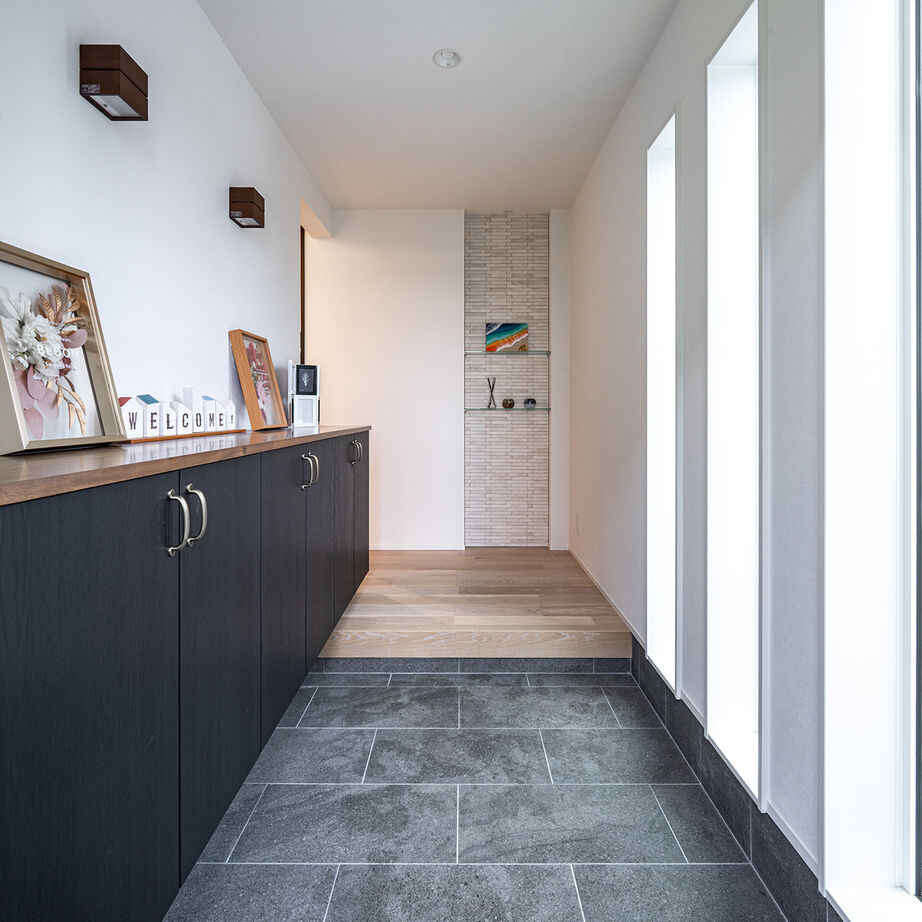 悠悠ホーム 【2900万円台で建てた家／約28坪／間取り図有】圧倒的な存在感を放つ外観デザインで、オーナーの個性を表現の建築実例画像3