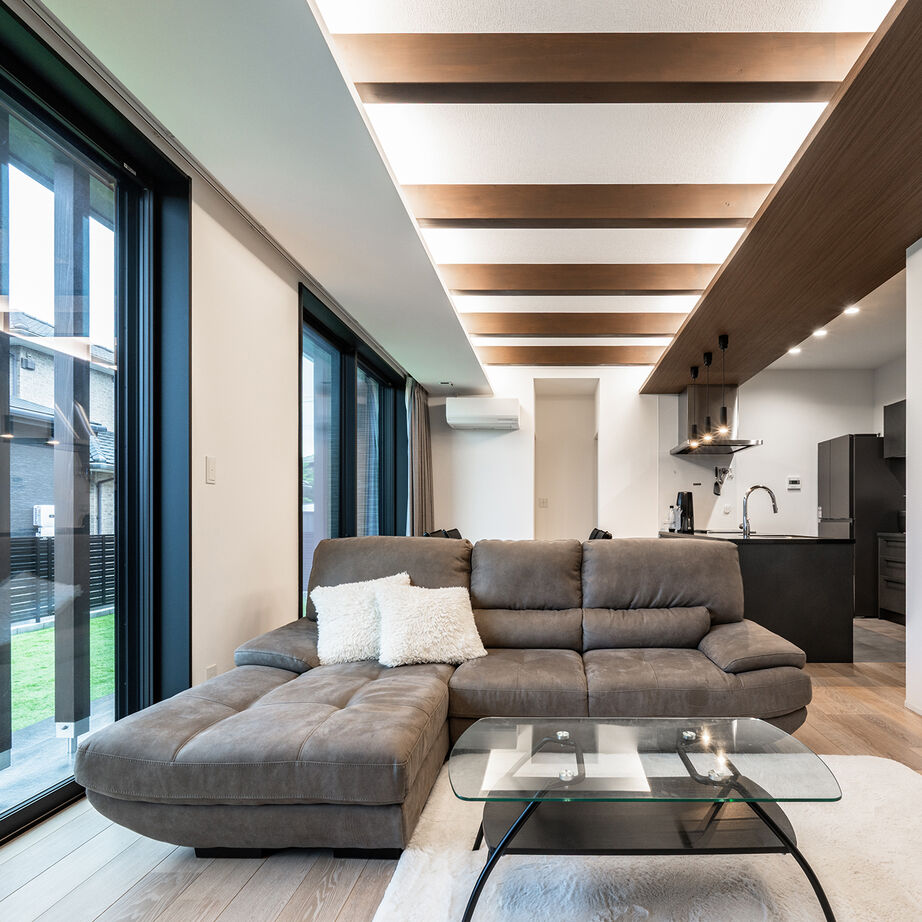 悠悠ホーム 【2900万円台で建てた家／約28坪／間取り図有】圧倒的な存在感を放つ外観デザインで、オーナーの個性を表現の建築実例画像4