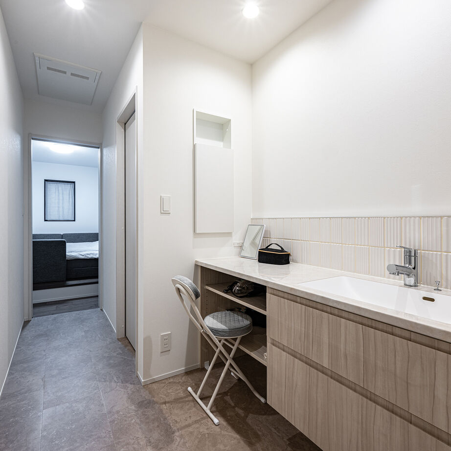 悠悠ホーム 【2900万円台で建てた家／約28坪／間取り図有】圧倒的な存在感を放つ外観デザインで、オーナーの個性を表現の建築実例画像7