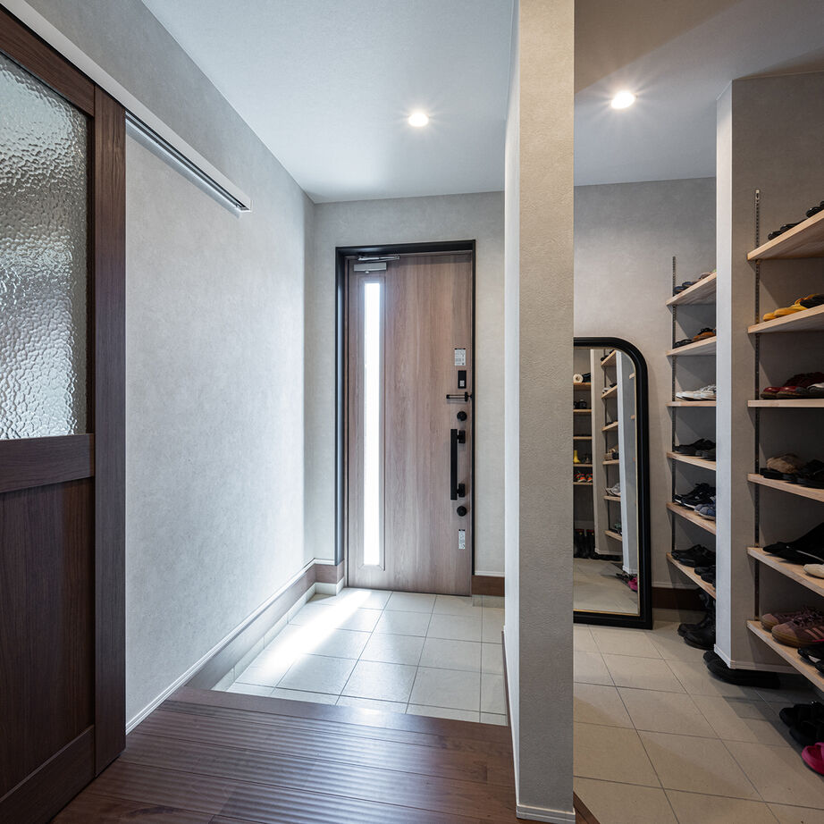 悠悠ホーム 【3300万円台で建てた家／約40坪／間取り図有】ビルトインガレージと広い庭で遊び心も満たされた平屋の建築実例画像3