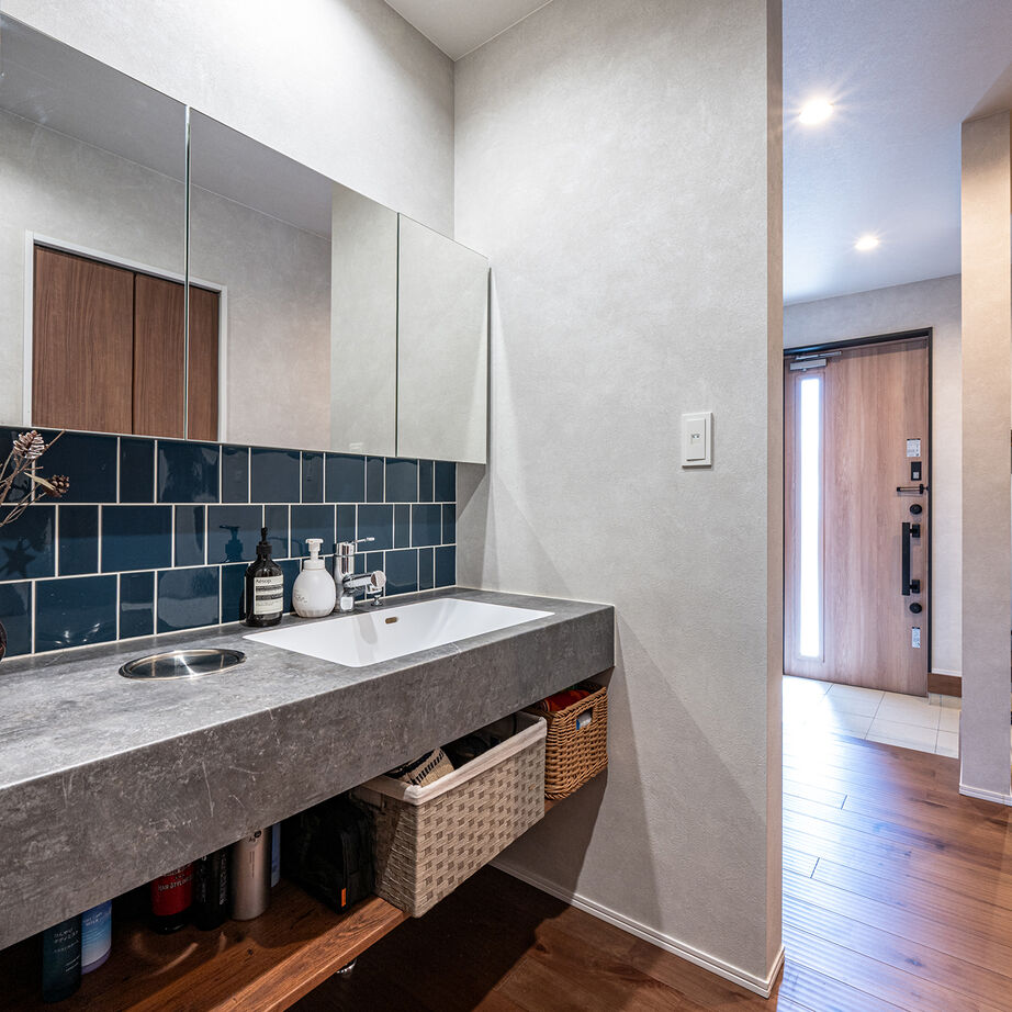 悠悠ホーム 【3300万円台で建てた家／約40坪／間取り図有】ビルトインガレージと広い庭で遊び心も満たされた平屋の建築実例画像5