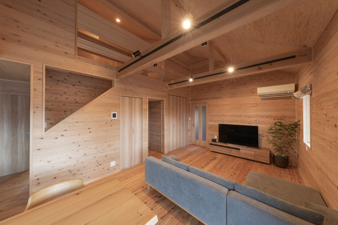 森のめぐみ工房 平屋風の存在感ある外観。ログハウスのように、無垢材をたっぷり使用した木の家の建築実例画像3