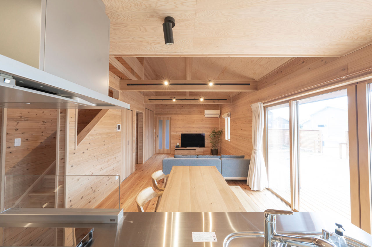 森のめぐみ工房 平屋風の存在感ある外観。ログハウスのように、無垢材をたっぷり使用した木の家の建築実例画像4