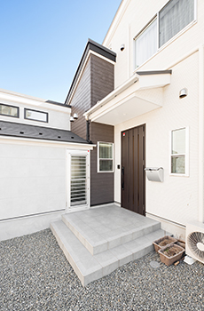 住総ハウジング カフェ経営の夢を店舗併用住宅で実現。サンクンリビングとビルトインガレージで快適な住まい【間取り有】の建築実例画像3