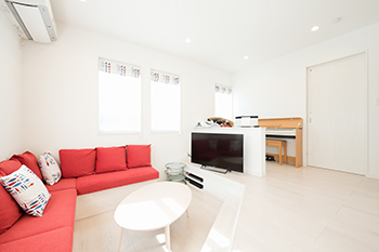 住総ハウジング カフェ経営の夢を店舗併用住宅で実現。サンクンリビングとビルトインガレージで快適な住まい【間取り有】の建築実例画像4