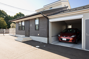 住総ハウジング カフェ経営の夢を店舗併用住宅で実現。サンクンリビングとビルトインガレージで快適な住まい【間取り有】の建築実例画像6