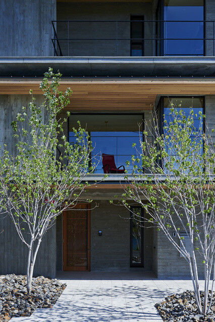 北条工務店一級建築士事務所 令和に息づく名建築。池の畔に佇む端正な外観。空間に行き渡るゆとりが品格を高める住まいの建築実例画像18