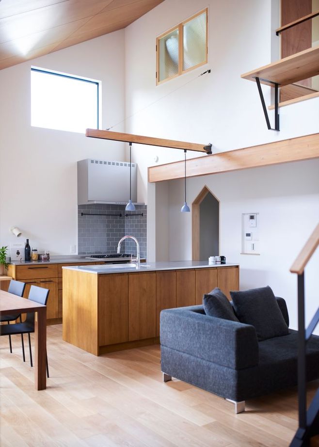 北条工務店一級建築士事務所 【新築／間取り／3000万円台】木製窓から緑の遊歩道。周辺環境に調和するダイナミック空間をSE構法で実現の建築実例画像11