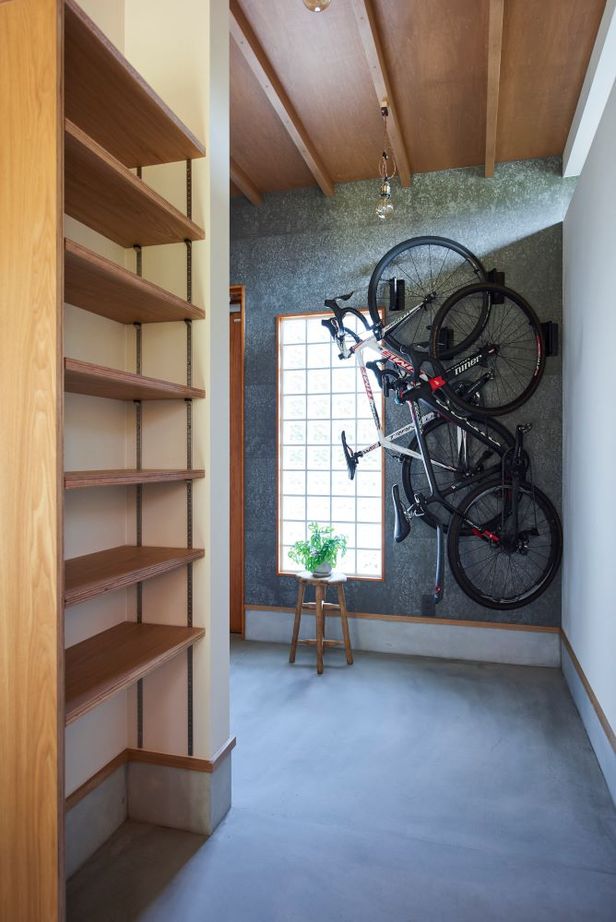 北条工務店一級建築士事務所 【新築／間取り／3000万円台】木製窓から緑の遊歩道。周辺環境に調和するダイナミック空間をSE構法で実現の建築実例画像20