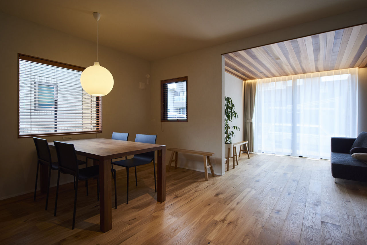 北条工務店一級建築士事務所 【京都/30坪台/3000万円台前半】美しい陰影が空間に奥行きと情緒を生み出す、落ち着きのある住まいの建築実例画像2