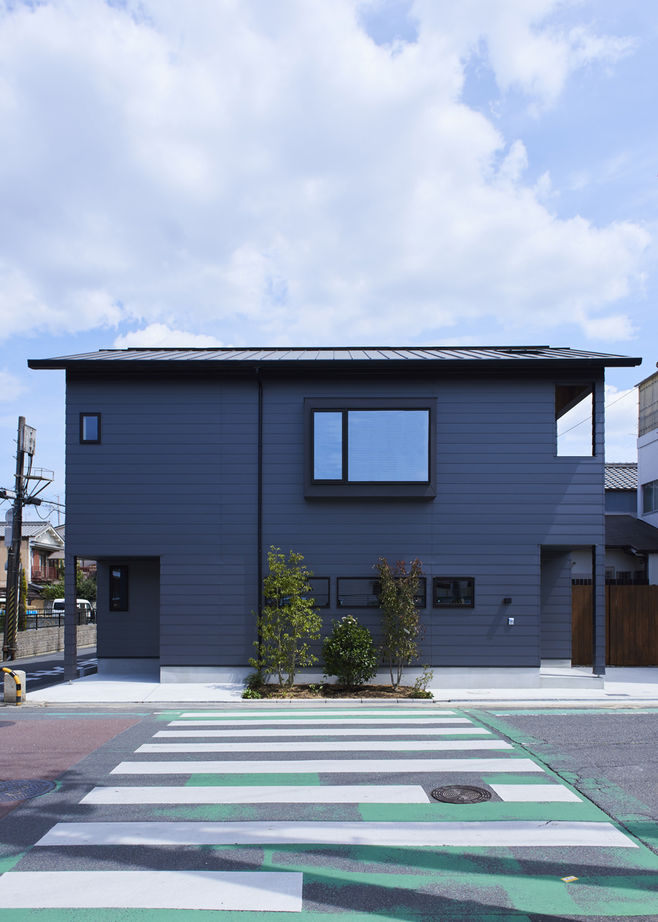 北条工務店一級建築士事務所 【奈良/30坪台/3000万円台前半】プライバシーを守りながら光や風がたっぷり。2階リビングのある家の建築実例画像1