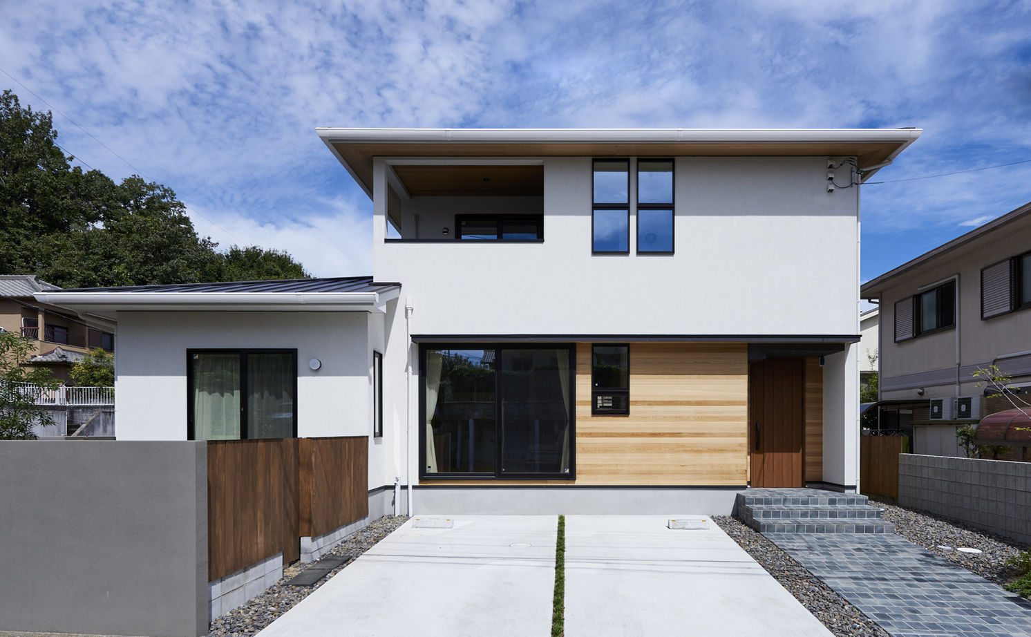 北条工務店一級建築士事務所 【奈良/二世帯住宅/3000万円台】「ただいま」「お帰り」の声が弾む、玄関からLDKへ視界が抜ける家の建築実例画像