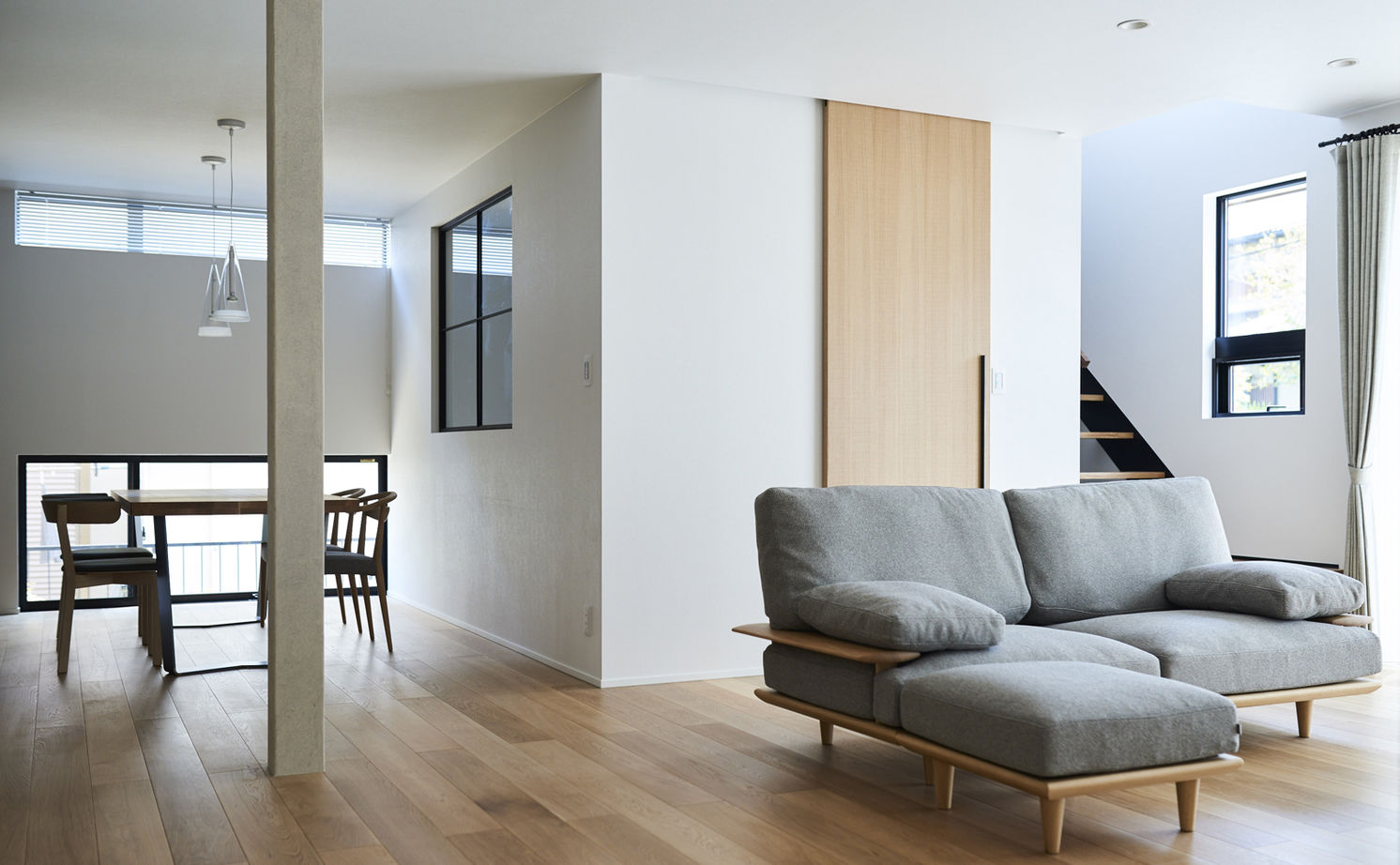 北条工務店一級建築士事務所 【奈良/二世帯住宅/3000万円台】「ただいま」「お帰り」の声が弾む、玄関からLDKへ視界が抜ける家の建築実例画像4