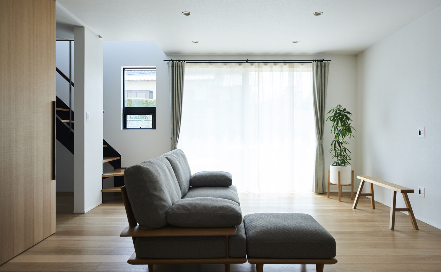 北条工務店一級建築士事務所 【奈良/二世帯住宅/3000万円台】「ただいま」「お帰り」の声が弾む、玄関からLDKへ視界が抜ける家の建築実例画像11