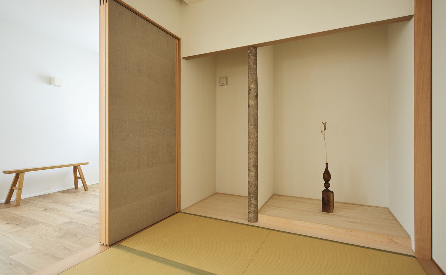 北条工務店一級建築士事務所 【奈良/二世帯住宅/3000万円台】「ただいま」「お帰り」の声が弾む、玄関からLDKへ視界が抜ける家の建築実例画像14