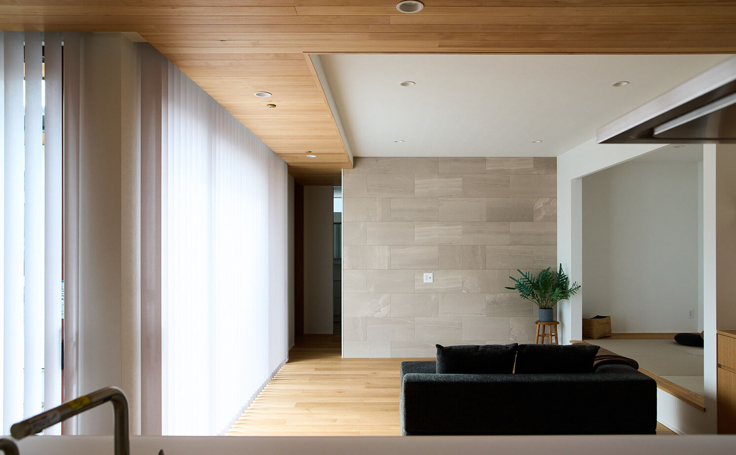 北条工務店一級建築士事務所 【奈良／4000万円台／間取り図】中庭から導く自然光や爽やかな風が気持ちいい、自然素材に心がやすらぐ家の建築実例画像9