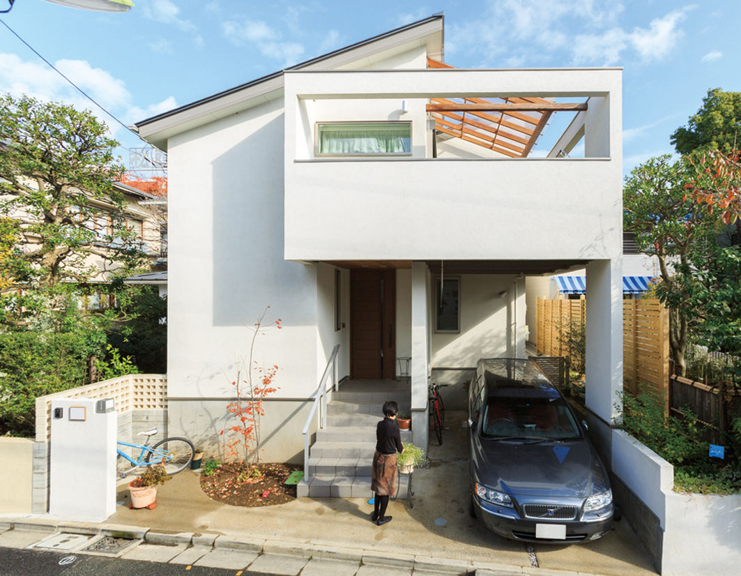 一級建築士事務所　和工務店 【全棟気密測定/世田谷区/40坪台/間取り】「家時間」の質を高めた、南リゾート風のおしゃれな住まいの建築実例画像2