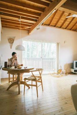 一級建築士事務所　和工務店 【全棟気密測定/多摩市/間取り】木の柔らかな質感＋陽光が心地よい。ハンモックでゆったりと過ごす暮らしの建築実例画像4