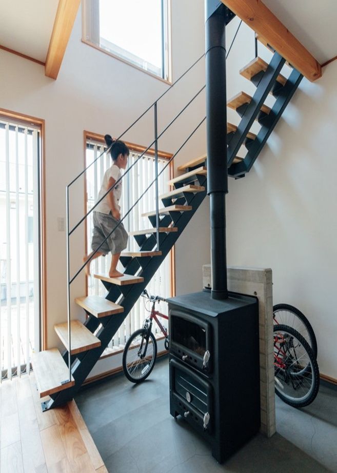 一級建築士事務所　和工務店 【全棟気密測定/47坪/間取図】外遊びに夢中になれるアウトドアガレージのある家の建築実例画像2