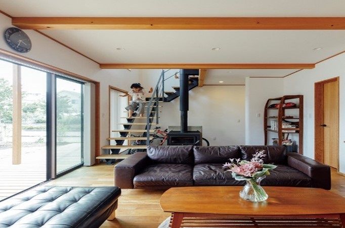 一級建築士事務所　和工務店 【全棟気密測定/47坪/間取図】外遊びに夢中になれるアウトドアガレージのある家の建築実例画像4