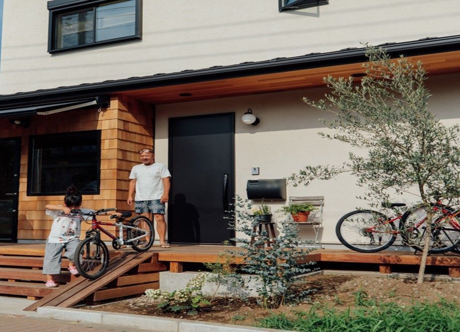 一級建築士事務所　和工務店 【全棟気密測定/47坪/間取図】外遊びに夢中になれるアウトドアガレージのある家の建築実例画像8