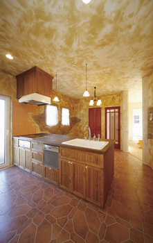 Vie house  童話のようなアンティーク感　インナーガレージのある家の建築実例画像2