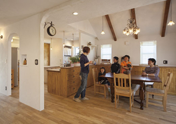 Vie house  無造作なハンドメイド感と　懐かしさに心癒される住まいの建築実例画像5